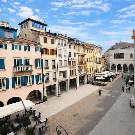 アパート Le Di Sara: Centro Storico+parcheggio A700mt ウーディネ